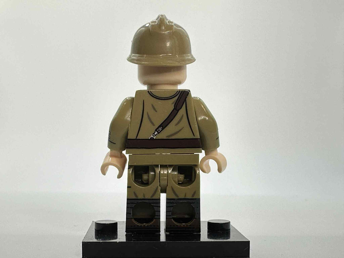 #30 WW2 French Army Officer Minifigure