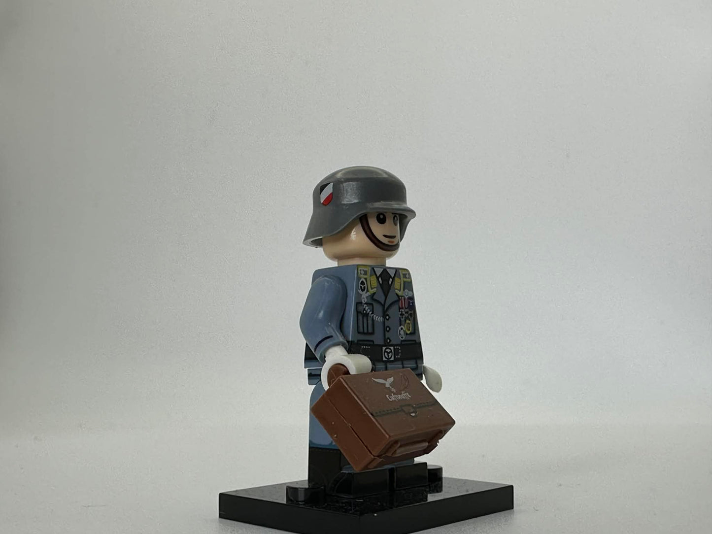#84 WW2 German Luftwaffe Sergeant Minifigure