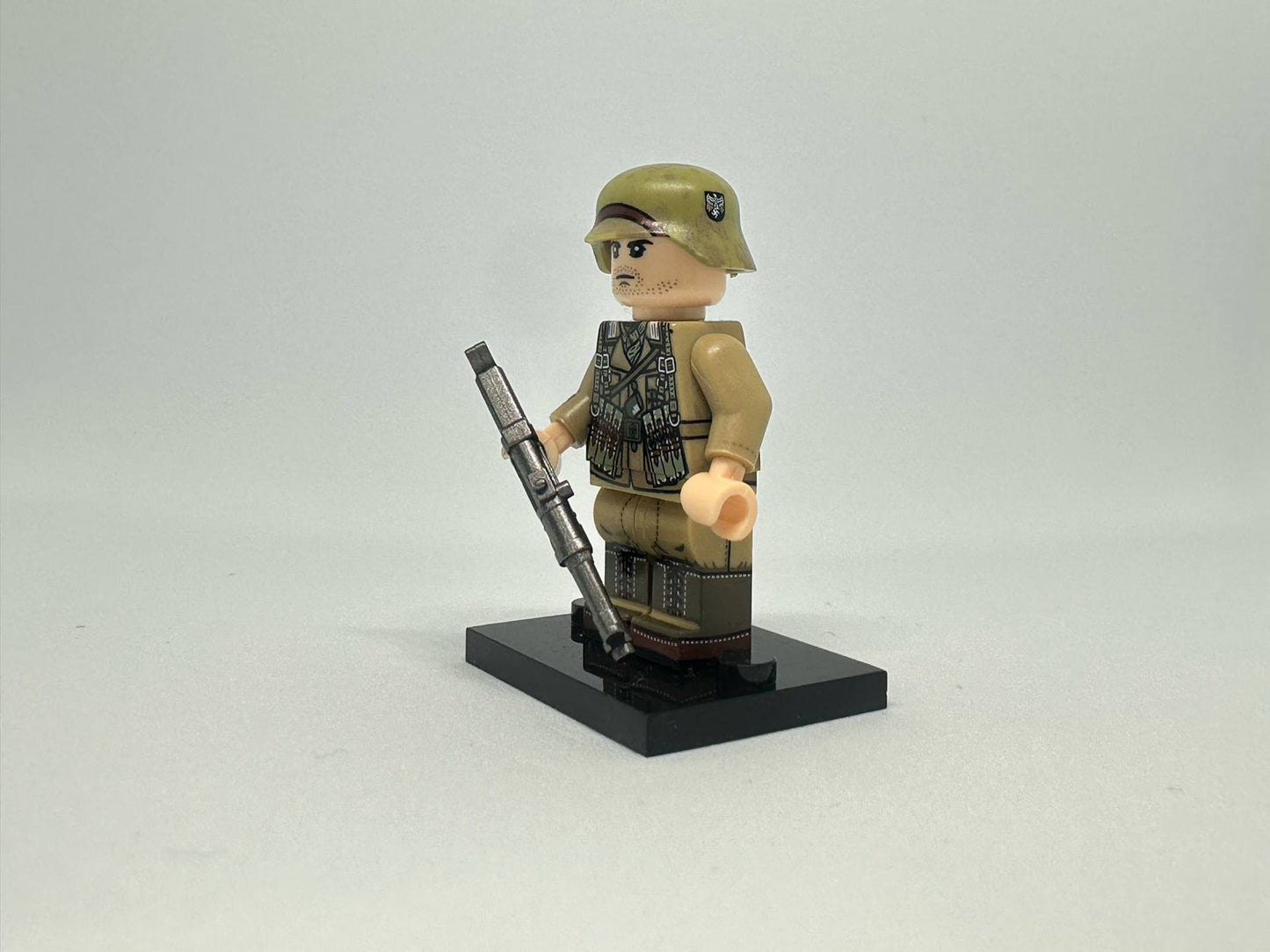 WW2 German North Africa SMG Minifigure