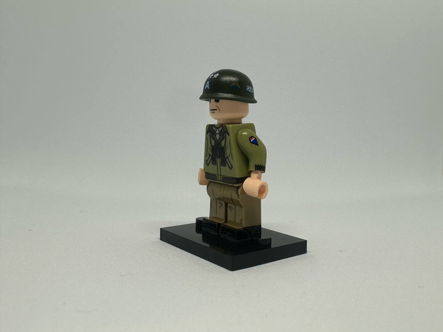 #27 US Military General Bradley Minifigure