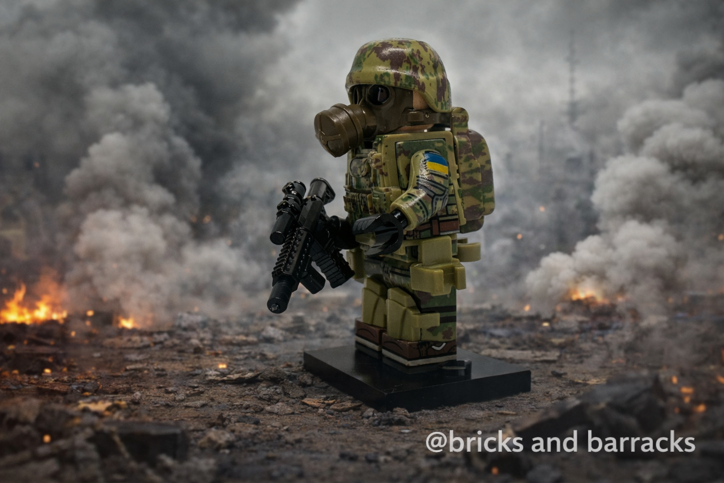 Ukrainian Army Gas Mask Minifigure