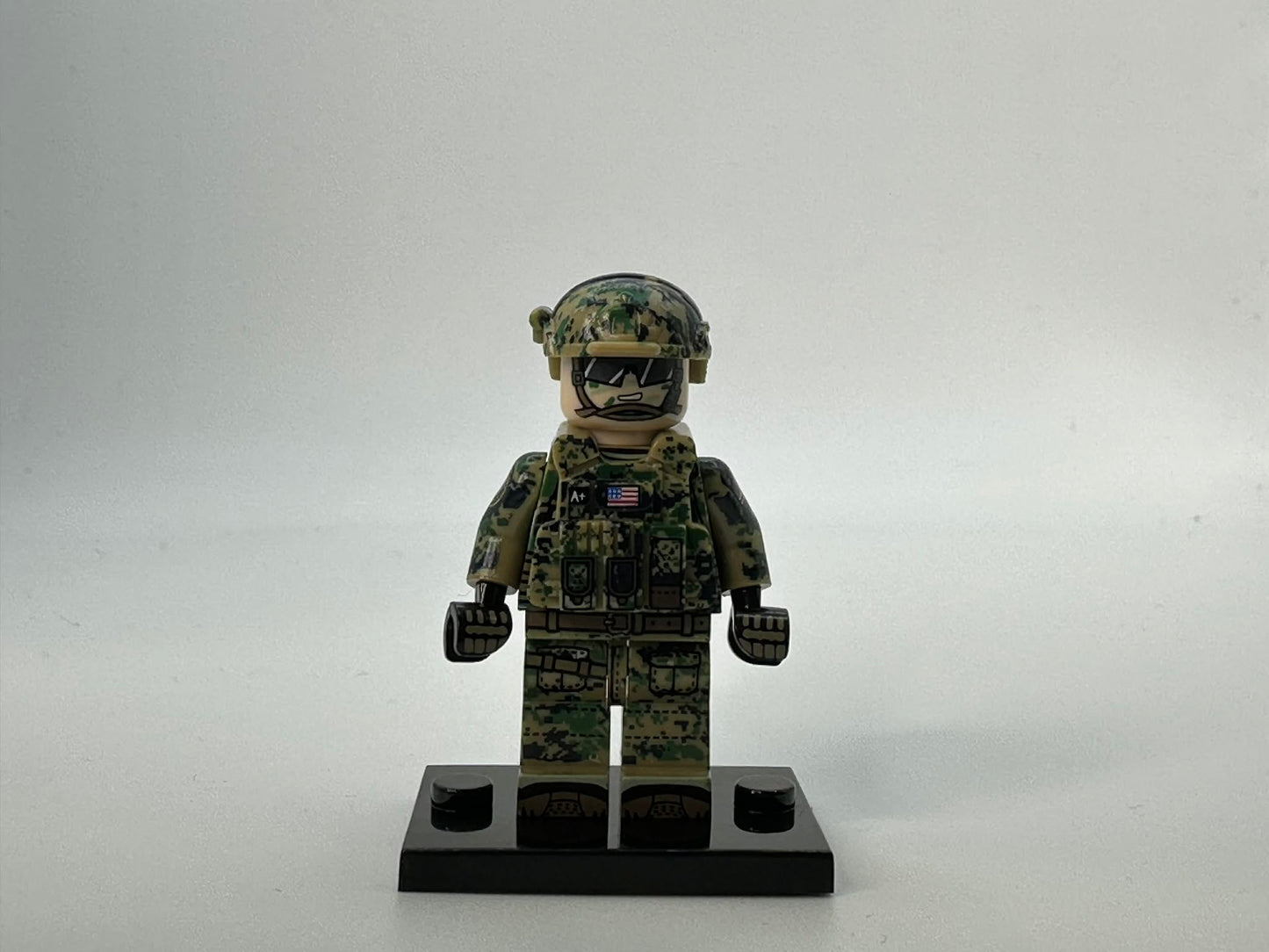 #75 USMC Minifigure