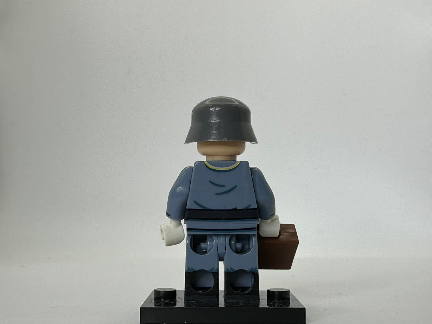 #84 WW2 German Luftwaffe Sergeant Minifigure