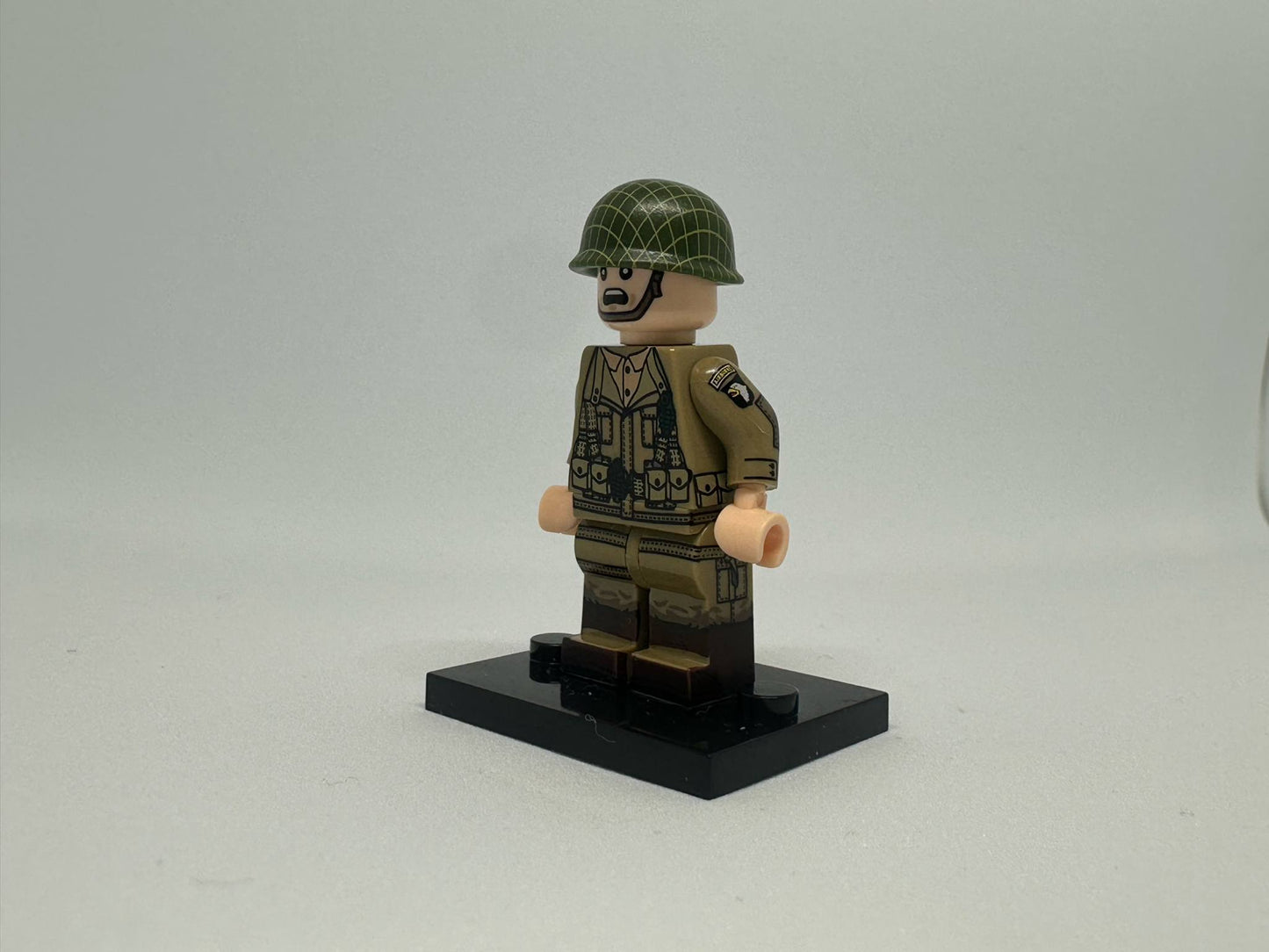 #29 WW2 US Airborne Minifigure
