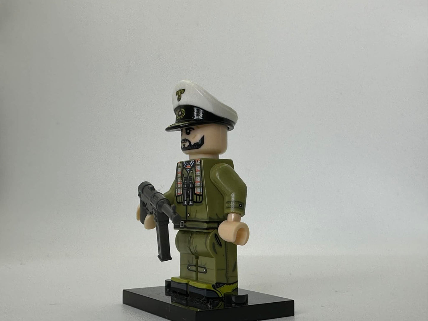 #81 WW2 German U-Boat Commander Minifigure