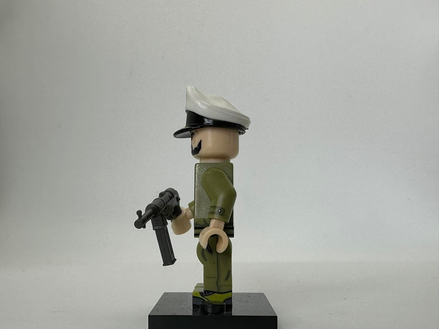 #81 WW2 German U-Boat Commander Minifigure