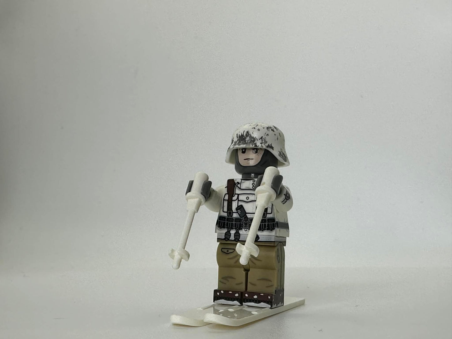 #82 WW2 German Mountain Infantry Minifigure