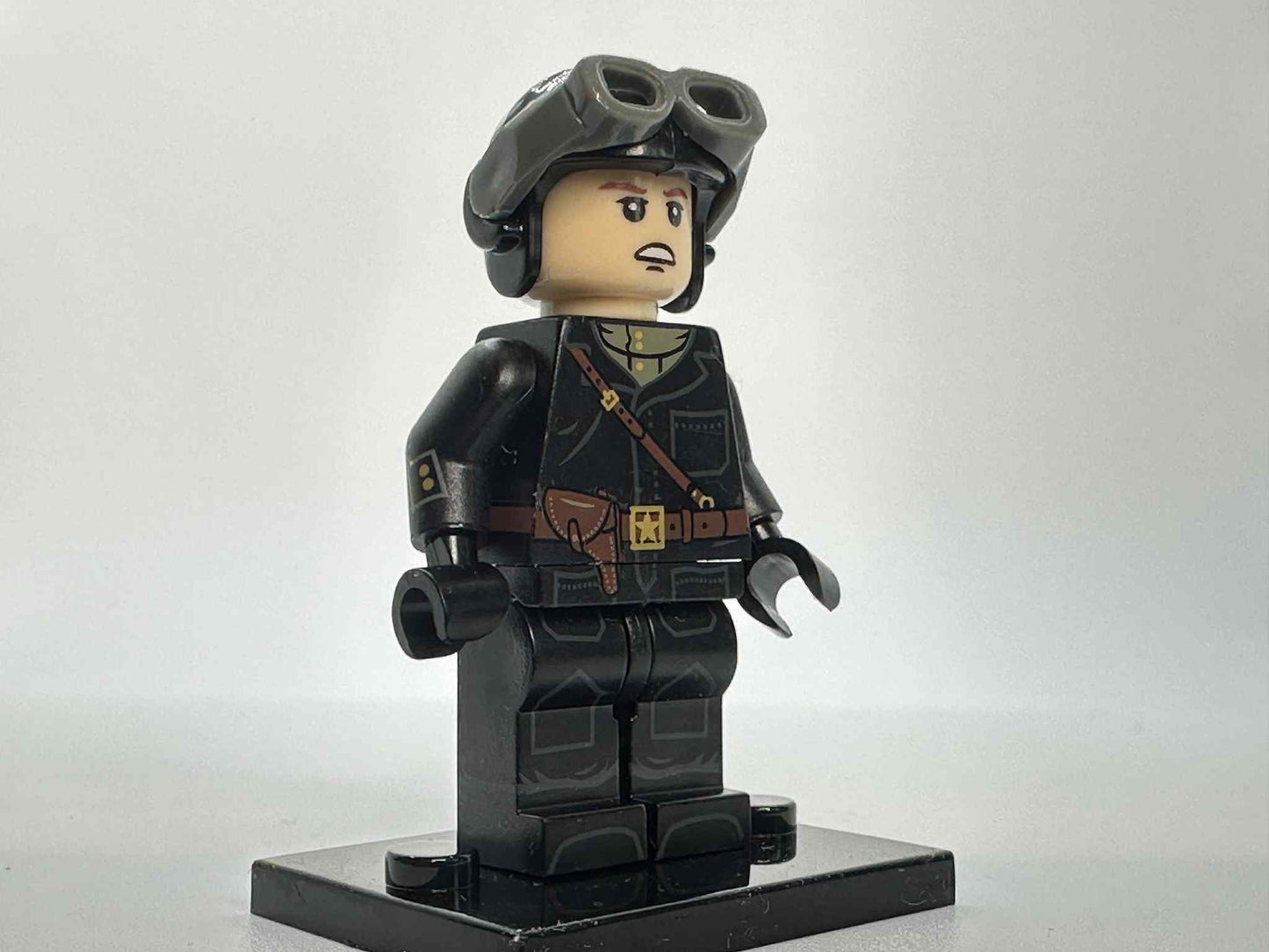 #51 WW2 Soviet Union Tanker Minifigure