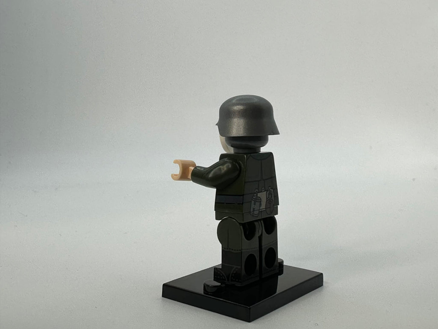 #87 German Military Police Minifigure