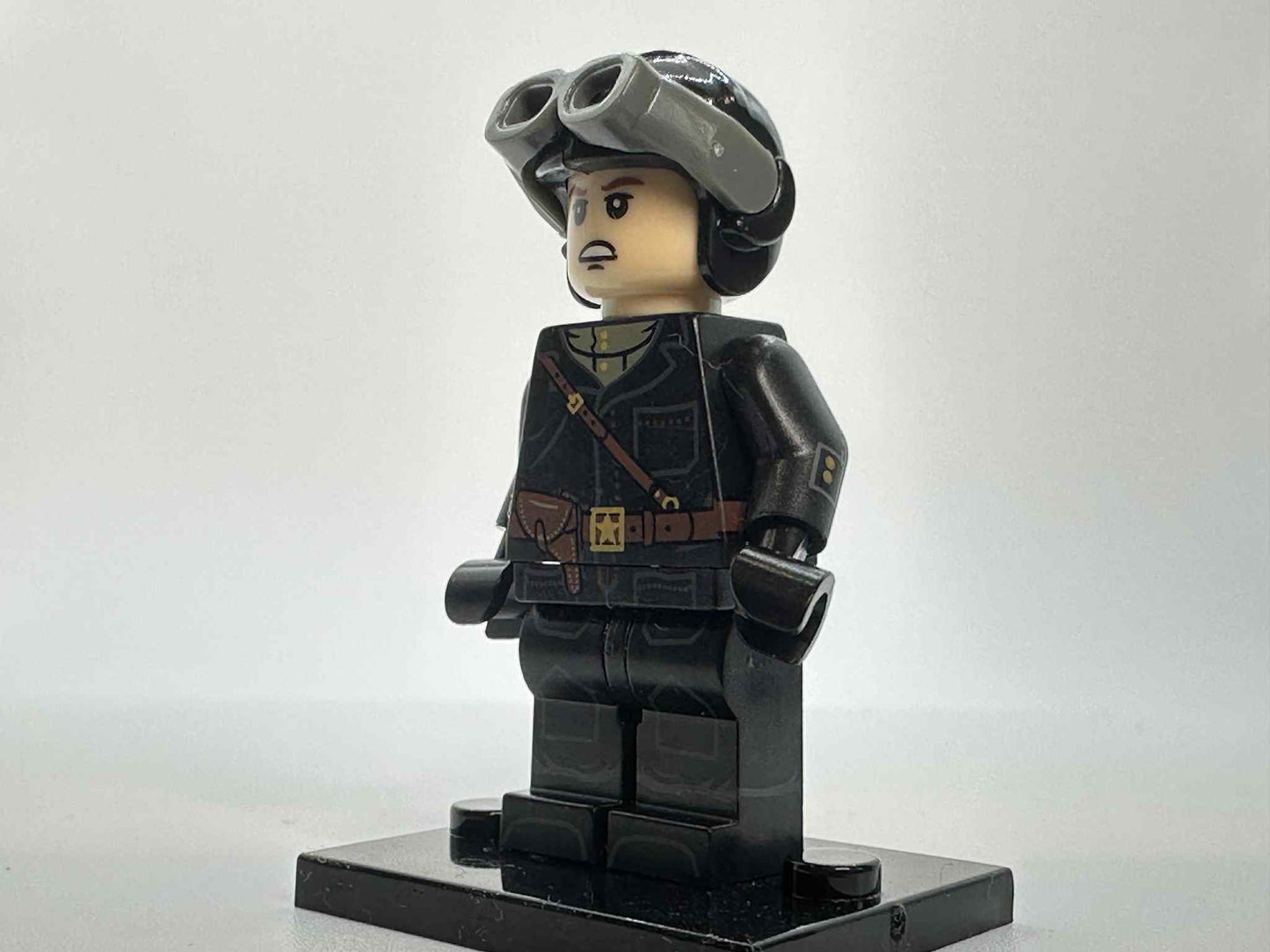 #51 WW2 Soviet Union Tanker Minifigure