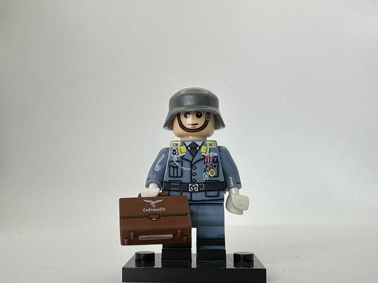 #84 WW2 German Luftwaffe Sergeant Minifigure