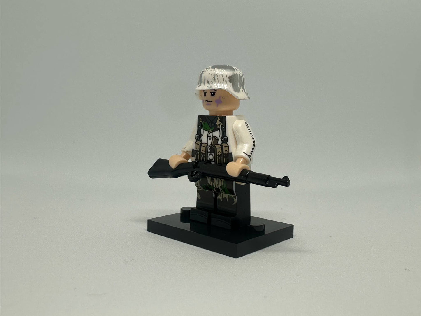 #90 WW2 German Winter Infantry Minifigure