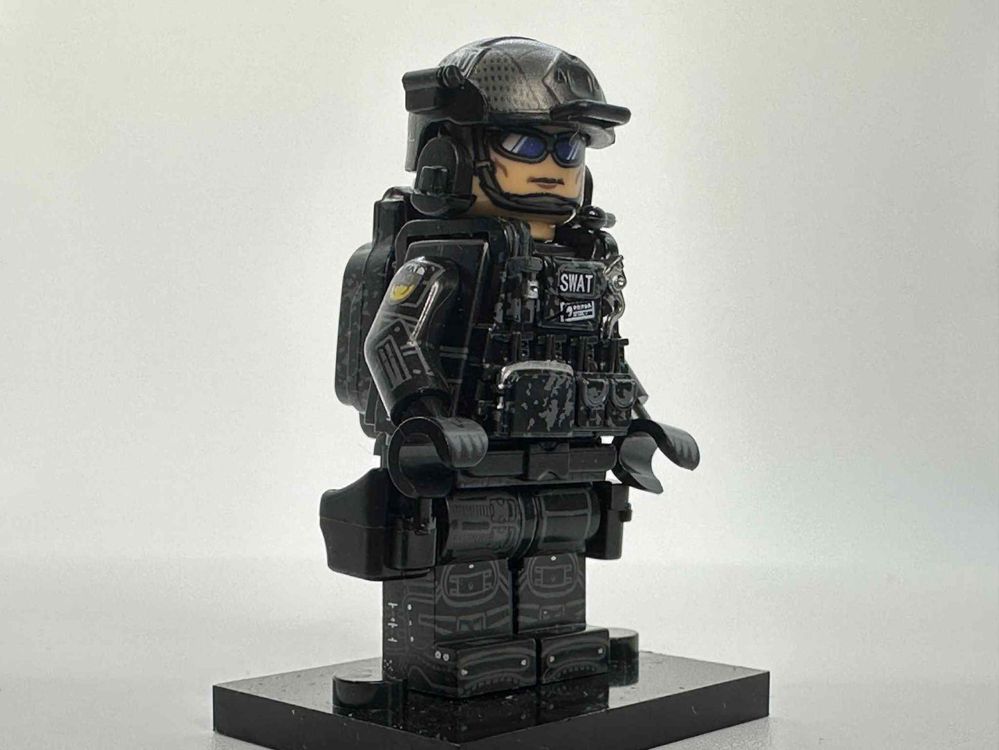 # SWAT Armed Police Minifigure