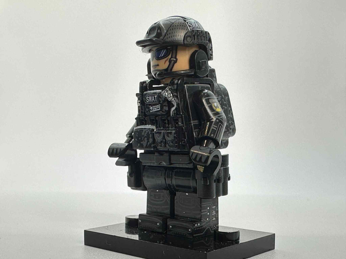 # SWAT Armed Police Minifigure