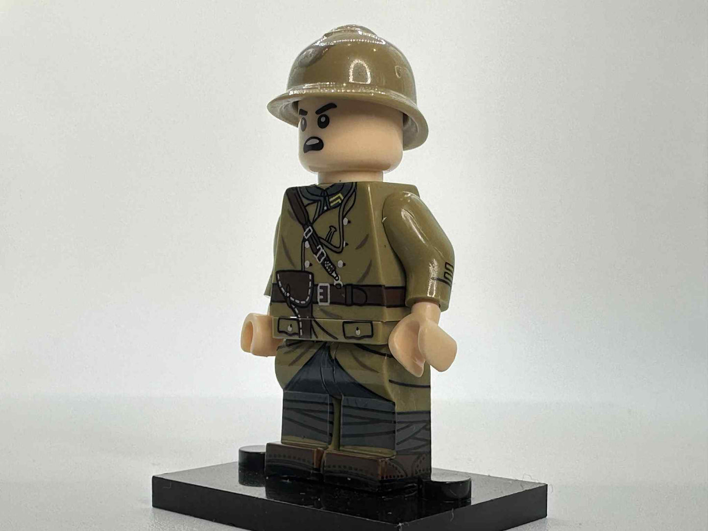 #30 WW2 French Army Officer Minifigure