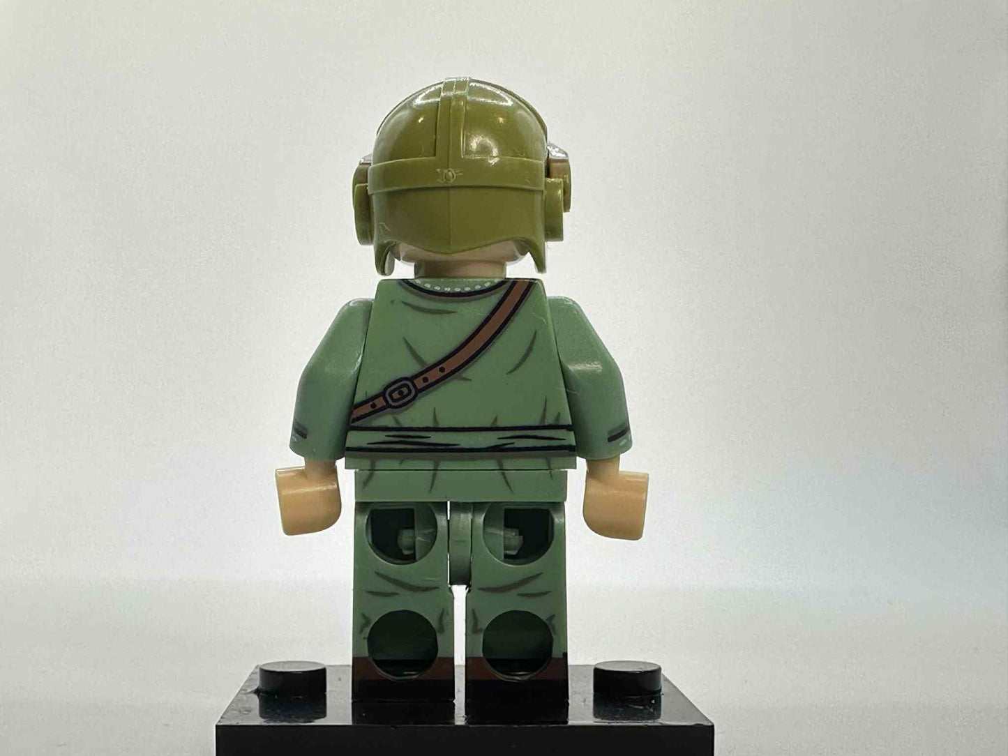 #20 WW2 US Army Tanker/Crewman Minifigure