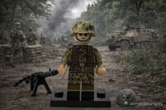 #36 WW2 German Pea Dot Camo Minifigure (MG-34)