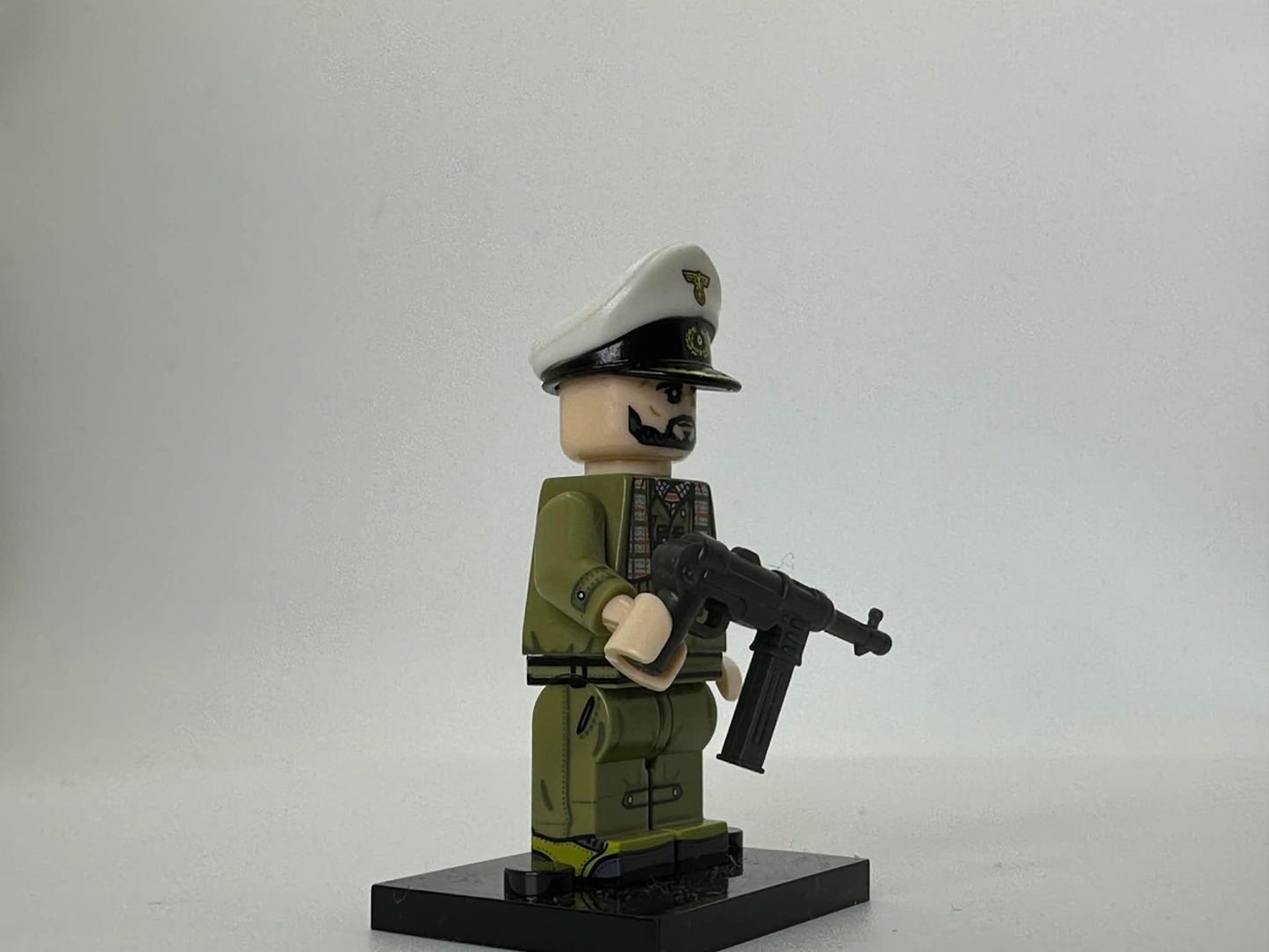 #81 WW2 German U-Boat Commander Minifigure