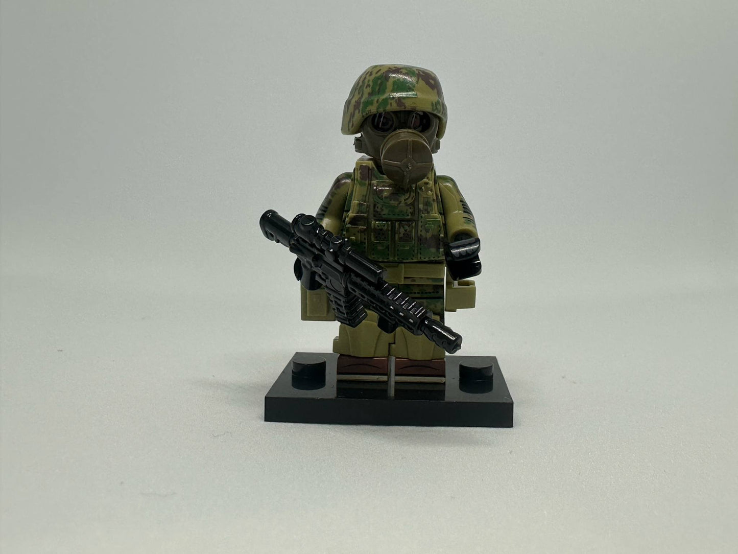 #77 Ukrainian Army Gas Mask Minifigure